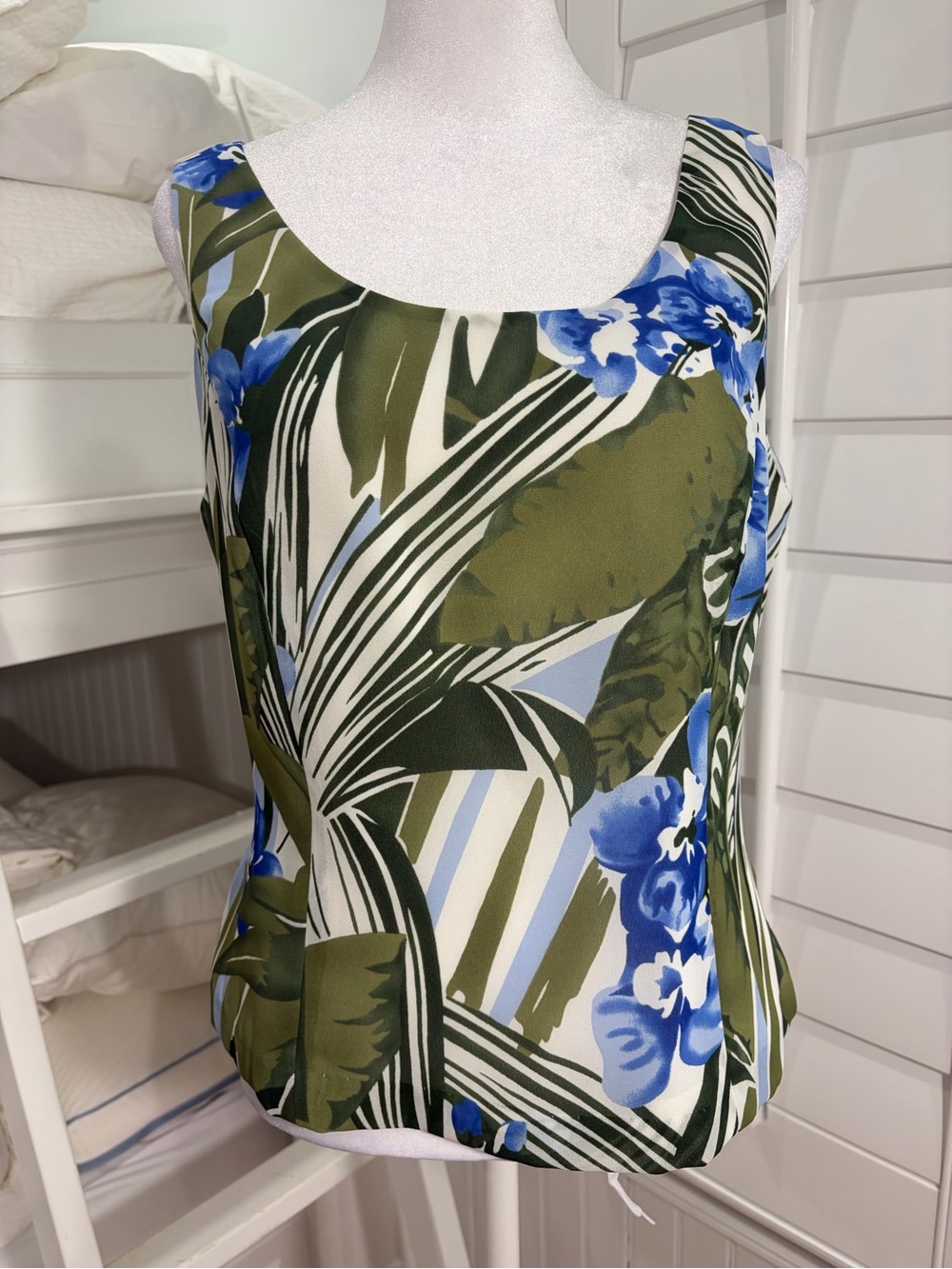 Kasper Olive Green & Blue Tropical Print Scoop Neck Camisole (12)